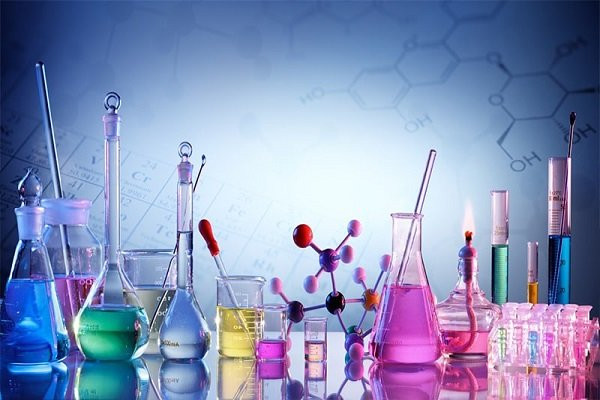 راهنمای جامع انتخاب و خرید تجهیزات آزمایشگاهی: از دستگاه‌ها تا انواع شیشه‌آلات